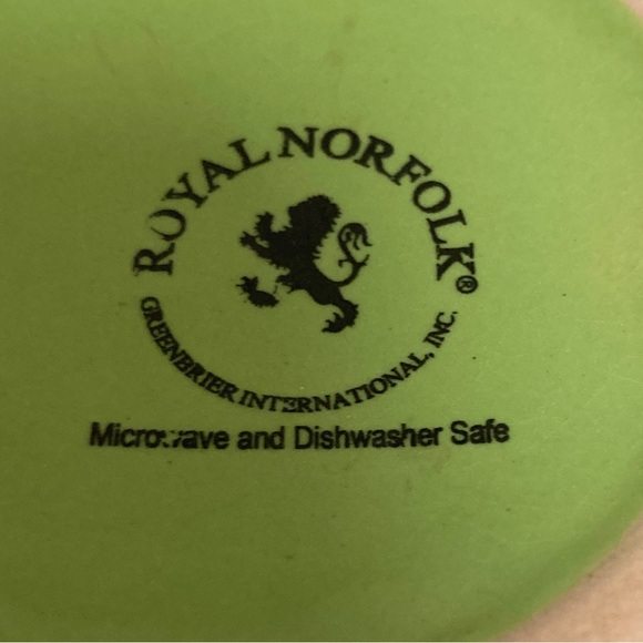 Royal Norfolk Green Mug - Picture 4 of 7